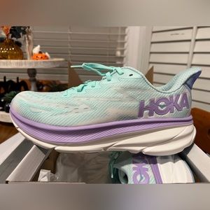 HOKA Clifton 9s - Size 10 - Never left the box